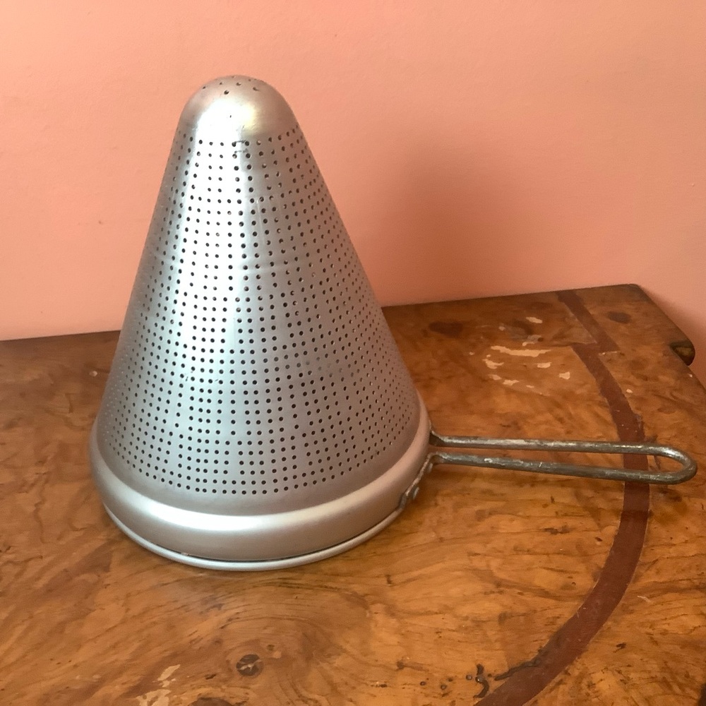 Vintage Mirro Aluminum Cone Colander Strainer 8.25” X 6.5”  No Stand OrPestle